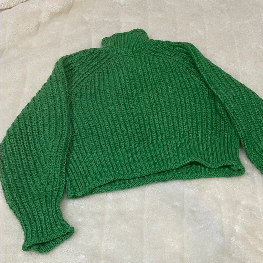 H&M Emerald Green Turtleneck Sweater - Picture 6 of 7